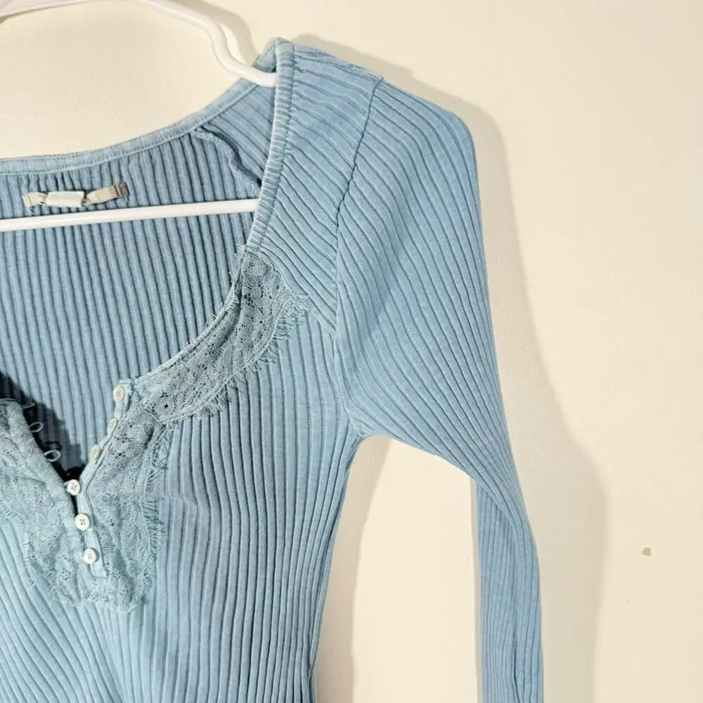 Urban Outfitters Kimchi Blue Lace Button Front Ribbed Long Sleeve Top Small